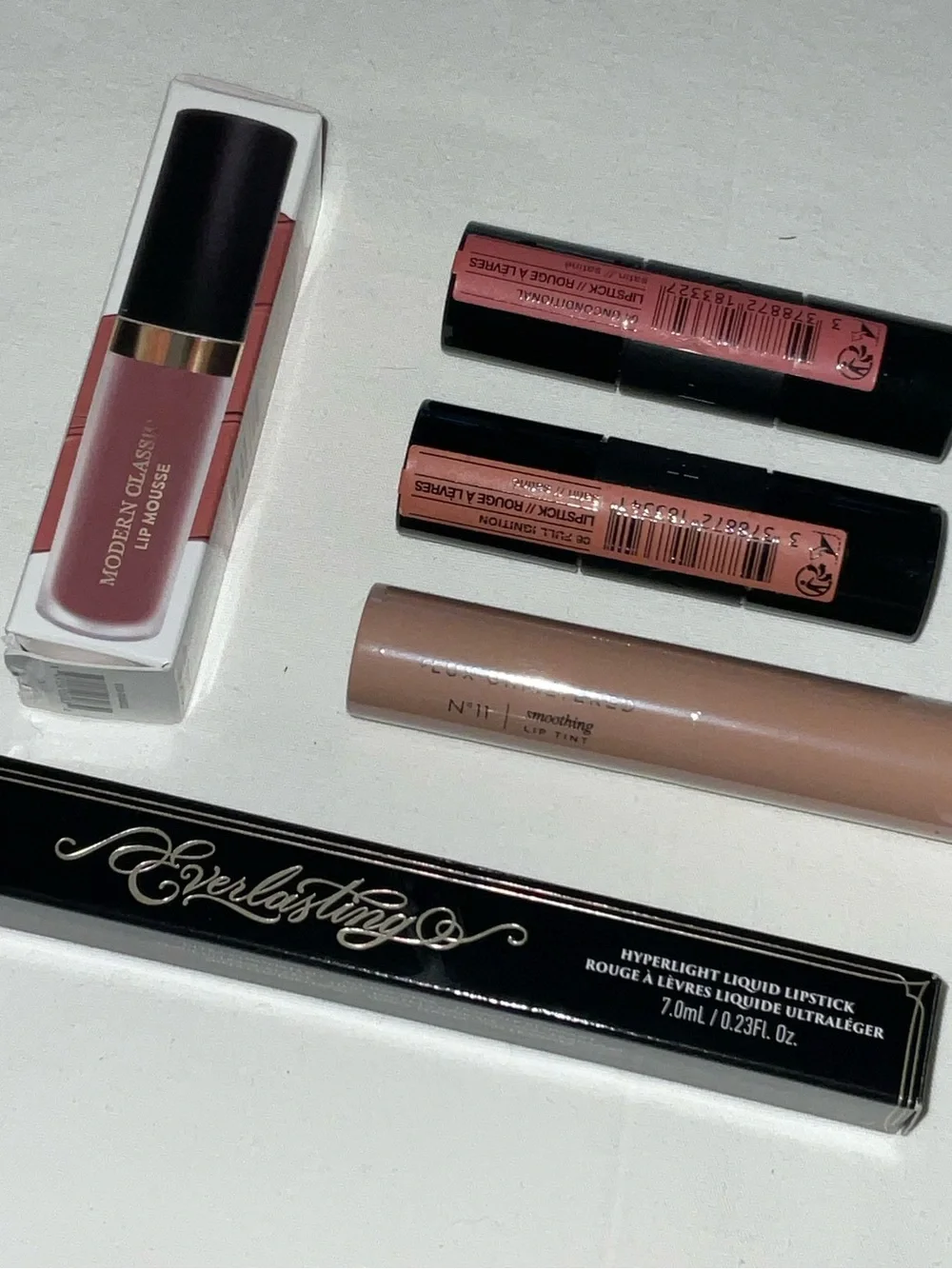 Modern Classic Mauve Pink Lip Mousse — Lightweight Long-Wear Lip Color